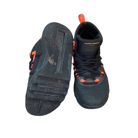 Under Armour Charged Boys Mid Top Athletic Shoes Size 1Y EUC - Picture 9 of 9